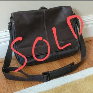 Kenneth Cole Reaction Leather Messenger Bag
